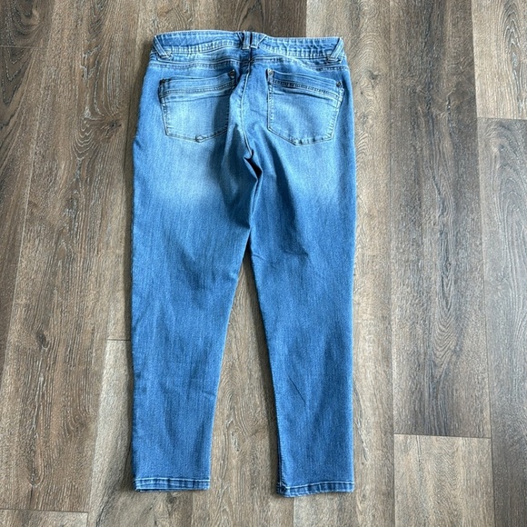 Democracy Jean. Women’s size 10. Great stretch! - Picture 6 of 8